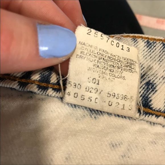 ‼️SOLD‼️ Vintage Levi’s Denim Shorts - Picture 6 of 6